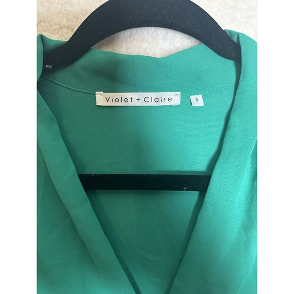 VIOLET + CLAIRE Pleated V-Neck Sleeveless Top Womens S Kelly Green Minimalist - Picture 3 of 9